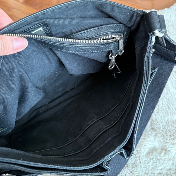 Ralph Lauren Messenger Black Leather Crossbody Bag - Picture 5 of 14